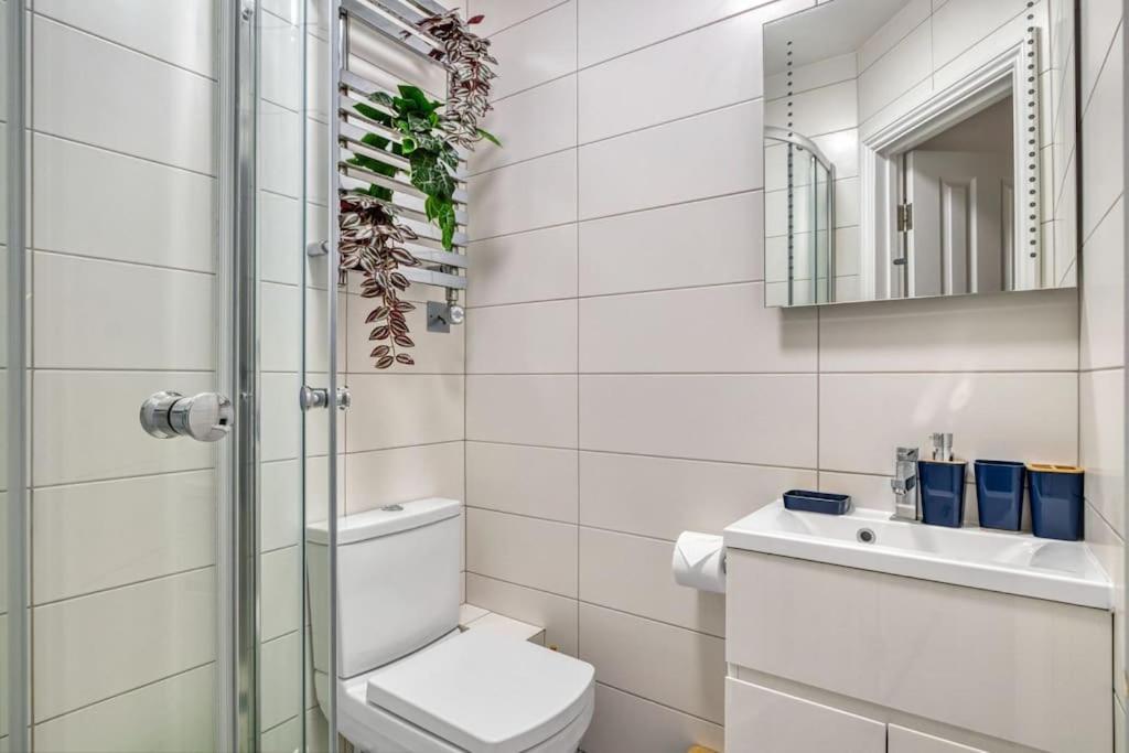 Luxury Oasis Apartment Лондон Екстериор снимка
